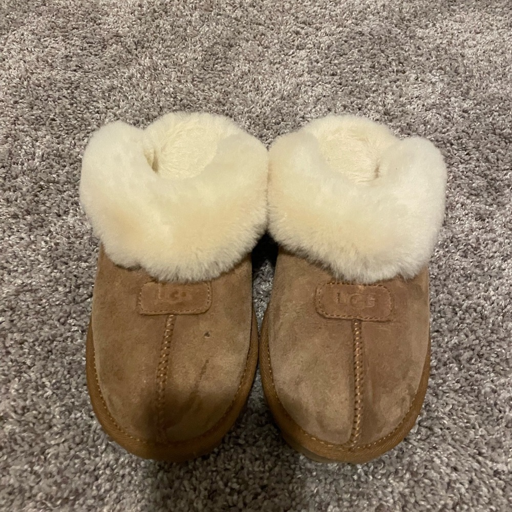UGG women’s size 7 coquette slippers